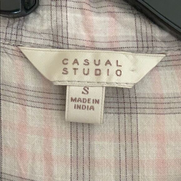 *****5 for $25 CASUAL Studio handkerchief hem tunic - Picture 4 of 5